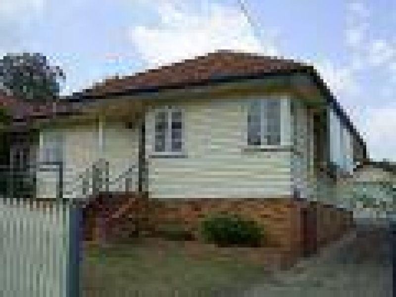 105 Martha Street, Camp Hill QLD 4152