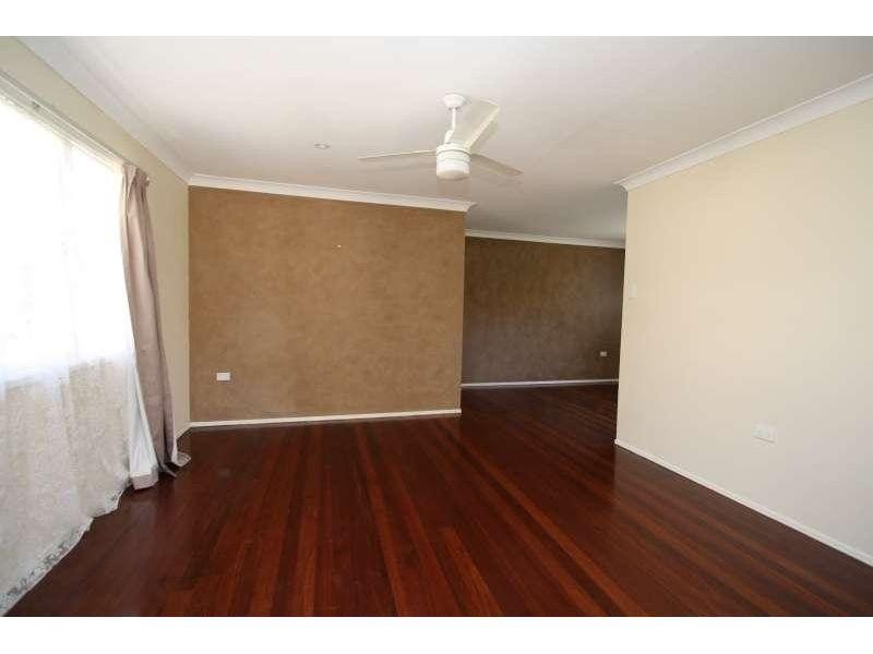 33 Curve Avenue, Wynnum West QLD 4178