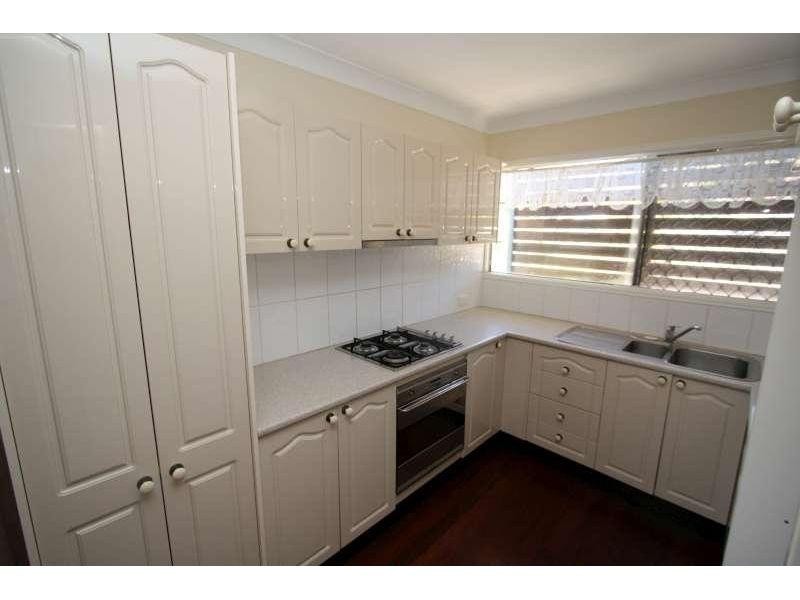 33 Curve Avenue, Wynnum West QLD 4178