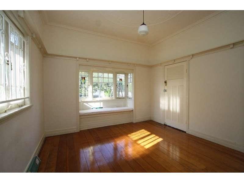 33 Woodrow Drive, Coorparoo QLD 4151