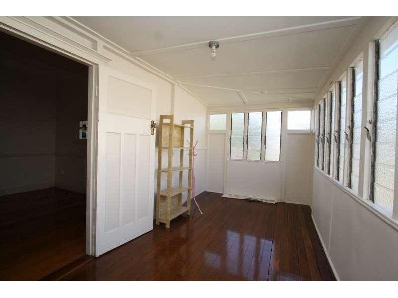 33 Woodrow Drive, Coorparoo QLD 4151