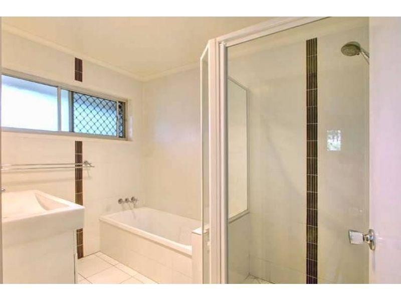 29 Tucker Street, Chapel Hill QLD 4069
