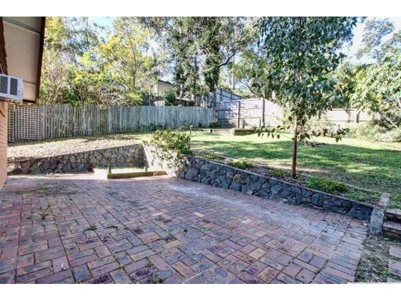 29 Tucker Street, Chapel Hill QLD 4069