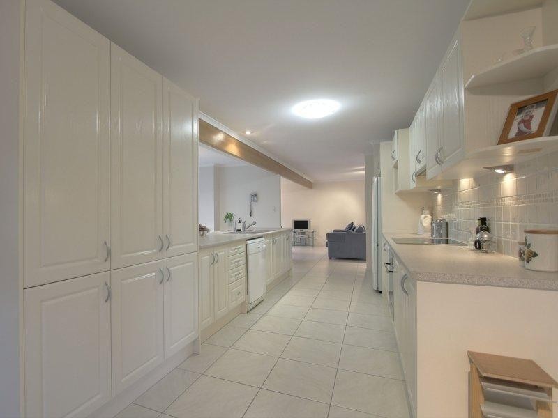 17 Casuarina Crescent, Calamvale QLD 4116