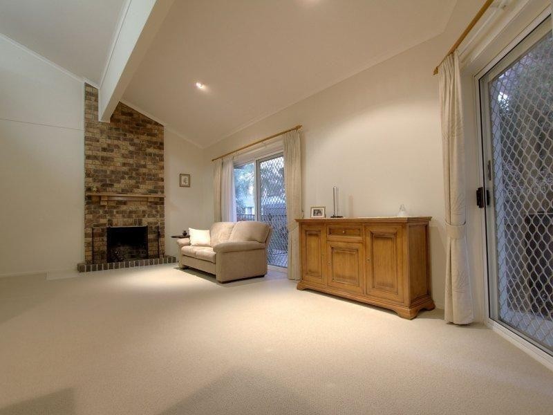 17 Casuarina Crescent, Calamvale QLD 4116