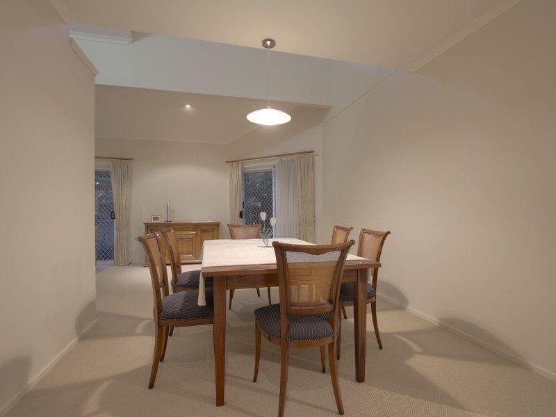 17 Casuarina Crescent, Calamvale QLD 4116