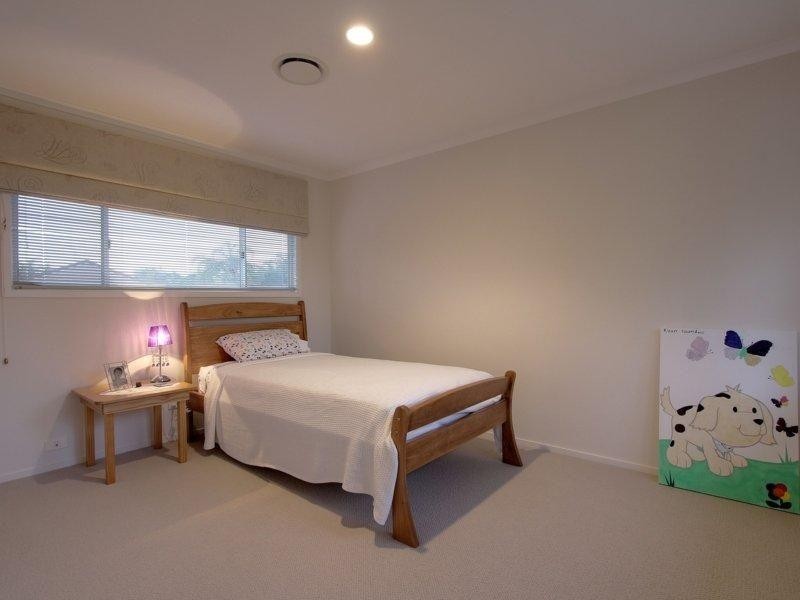 17 Casuarina Crescent, Calamvale QLD 4116