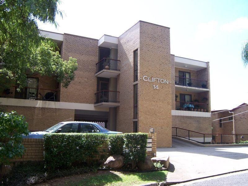 1/14 Bishop Street, St Lucia QLD 4067