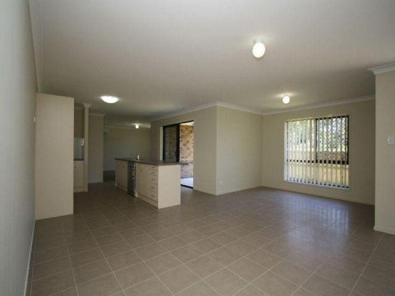 18 Newhaven Street, Marsden QLD 4132