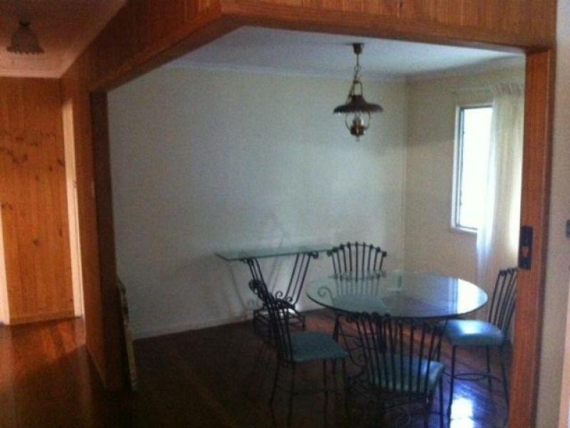 94 Douglas Street, Oxley QLD 4075