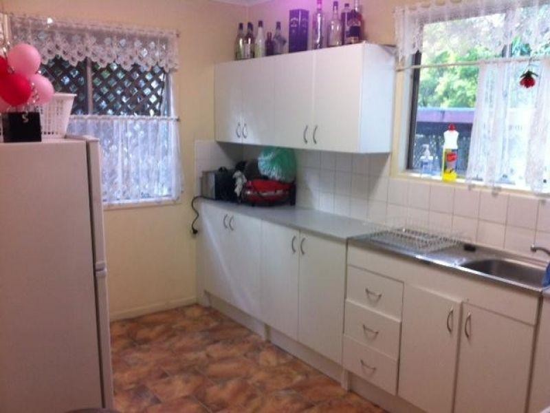 94 Douglas Street, Oxley QLD 4075
