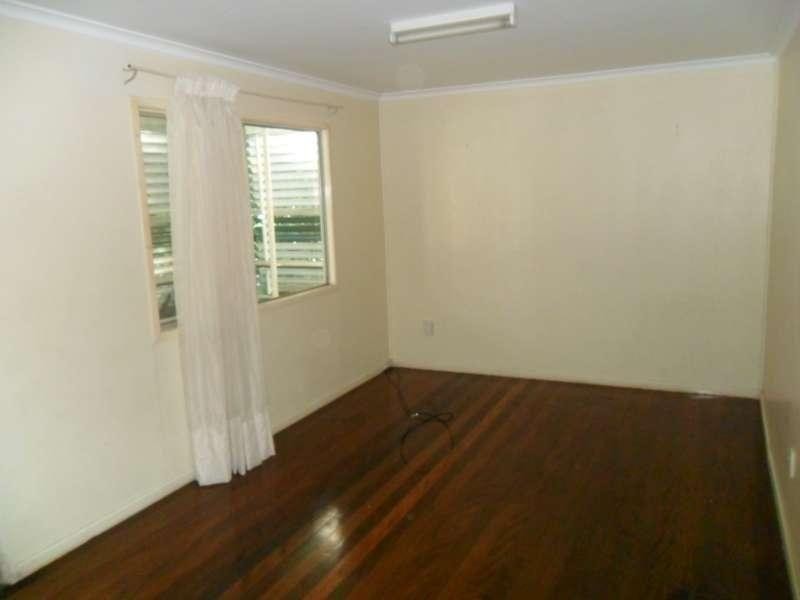 94 Douglas Street, Oxley QLD 4075