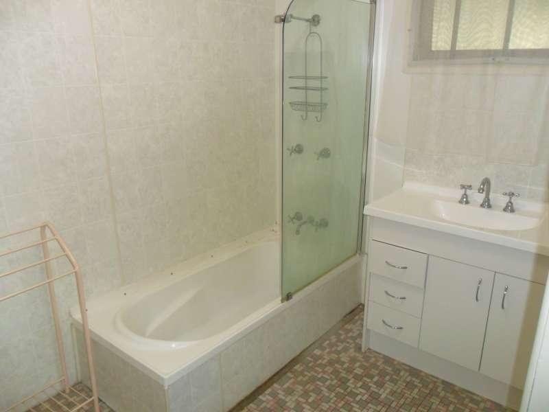 94 Douglas Street, Oxley QLD 4075