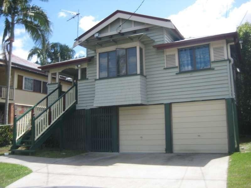 16 Waite Street, Norman Park QLD 4170