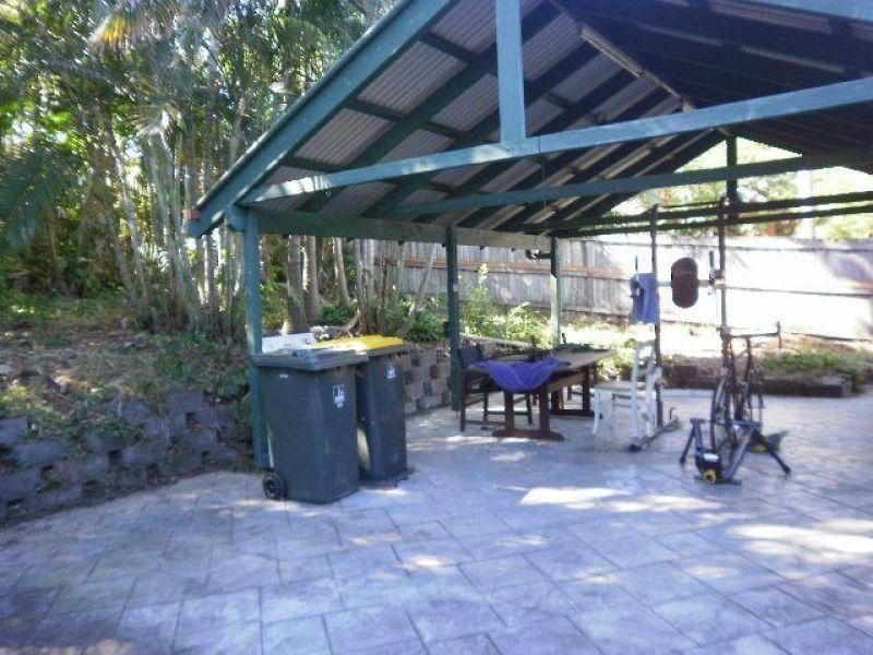 16 Waite Street, Norman Park QLD 4170