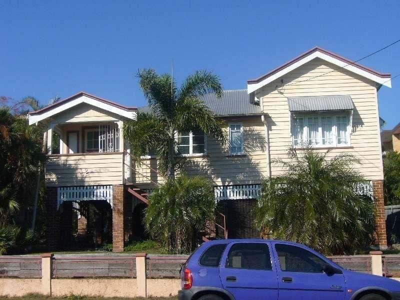 32 Knowsley Street, Greenslopes QLD 4120