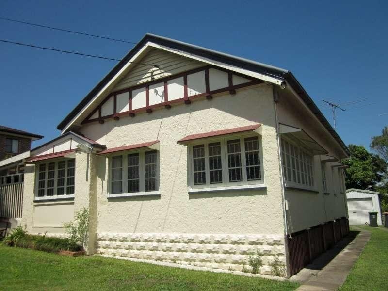 8 Burn Street, Camp Hill QLD 4152