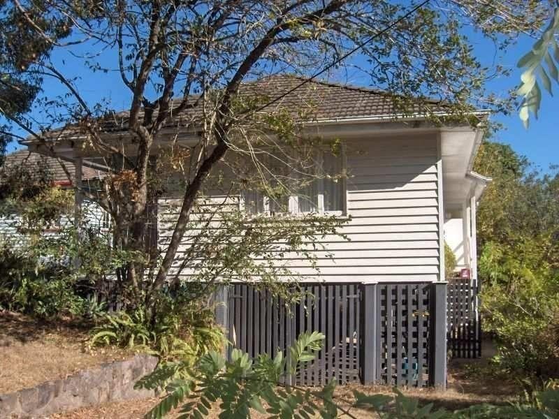 13 Fifth Avenue, St Lucia QLD 4067
