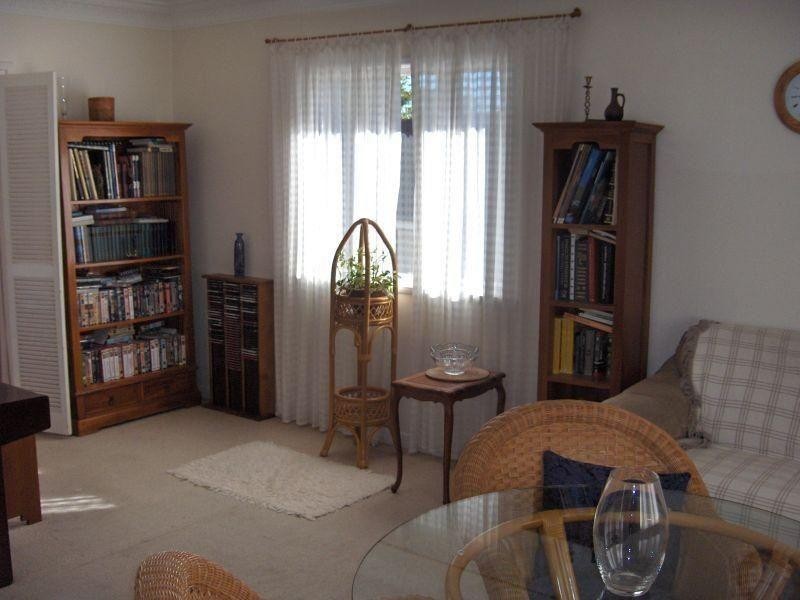 13 Fifth Avenue, St Lucia QLD 4067