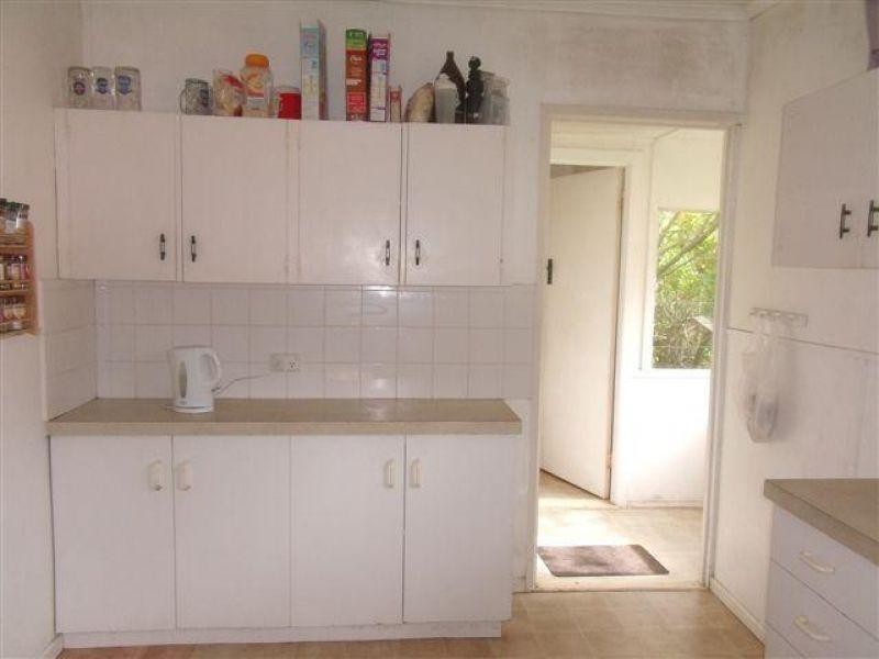 13 Fifth Avenue, St Lucia QLD 4067