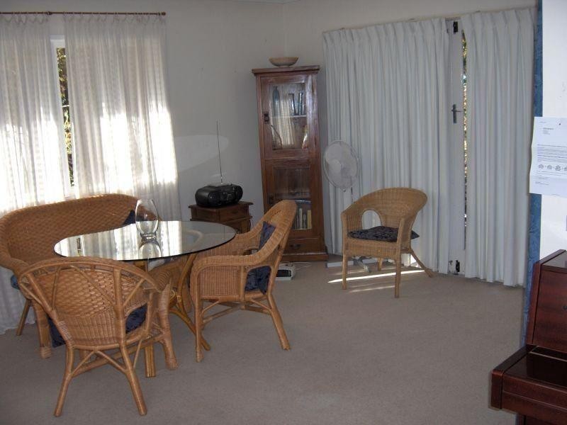 13 Fifth Avenue, St Lucia QLD 4067
