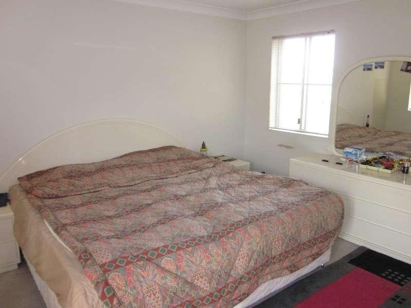 8/7 Explorer Street, Toowong QLD 4066