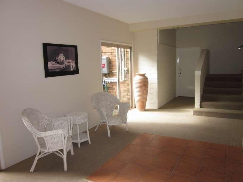 8/7 Explorer Street, Toowong QLD 4066