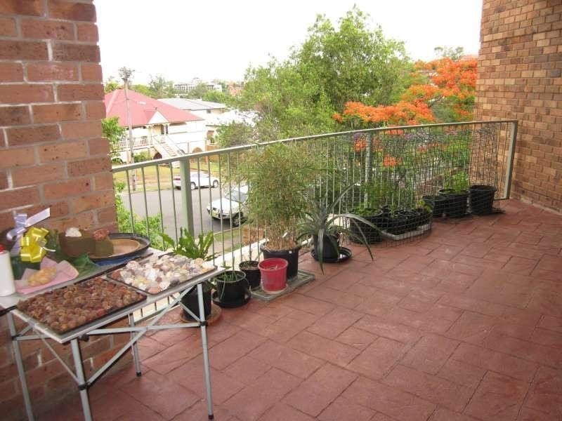 8/7 Explorer Street, Toowong QLD 4066