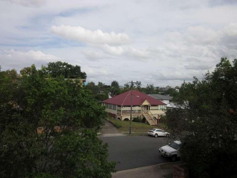 8/7 Explorer Street, Toowong QLD 4066