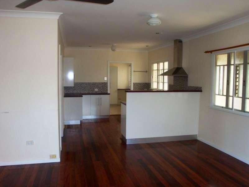 7 Redbank Road, Redcliffe QLD 4020