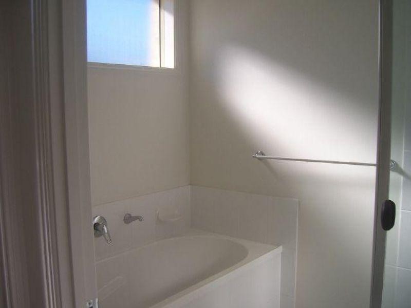 1 Wright Avenue, Redbank Plains QLD 4301