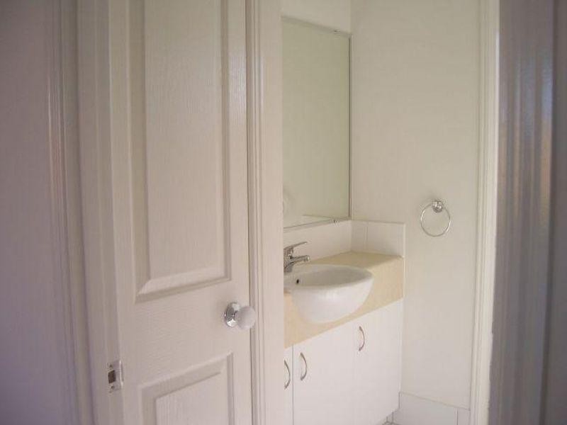 1 Wright Avenue, Redbank Plains QLD 4301