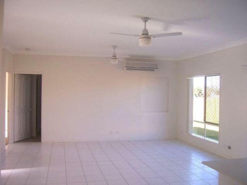 1 Wright Avenue, Redbank Plains QLD 4301