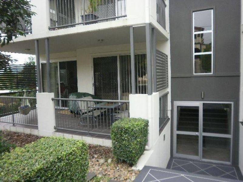 1/8 Dudley Street, Annerley QLD 4103