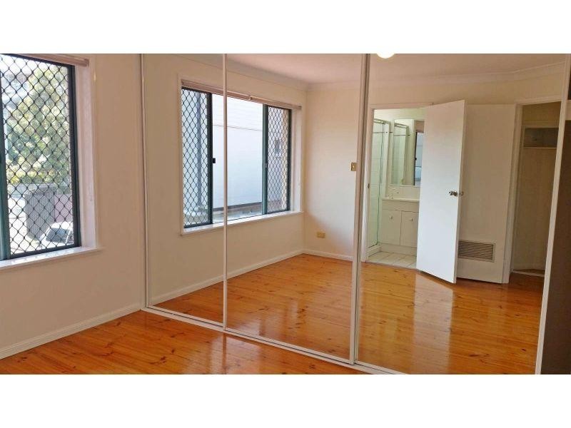 1/12 Rosina Street, Kangaroo Point QLD 4169