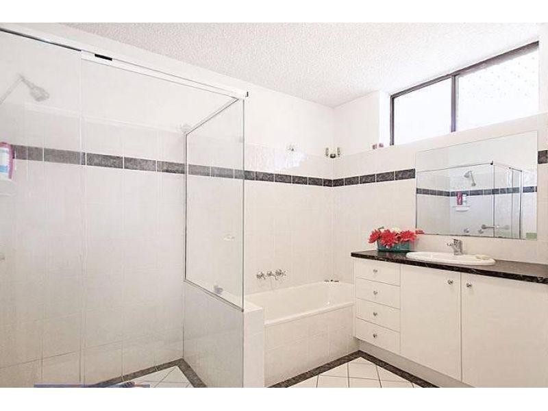 2/65 Bellevue Terrace, Clayfield QLD 4011