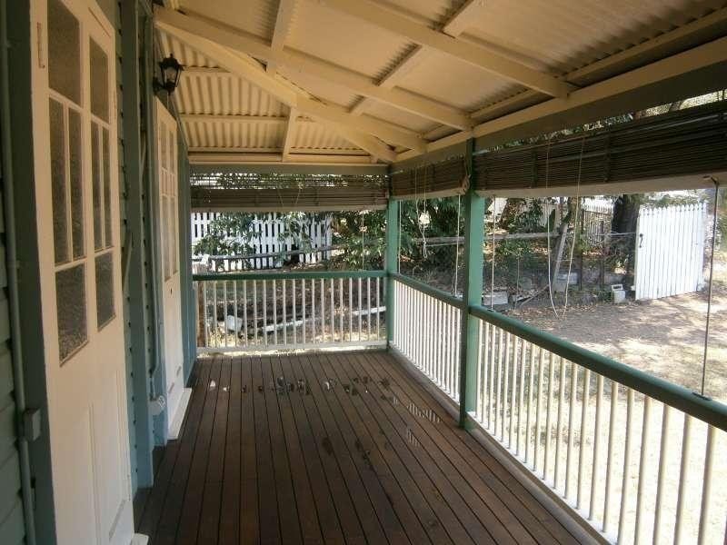 6 Bramston Terrace, Herston QLD 4006