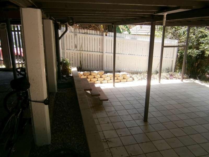 6 Bramston Terrace, Herston QLD 4006