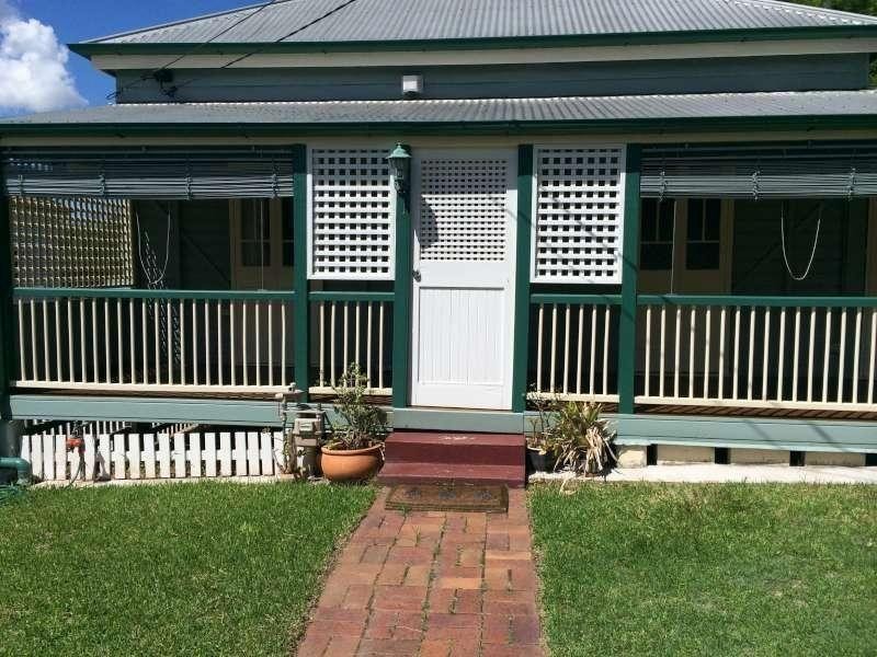 6 Bramston Terrace, Herston QLD 4006