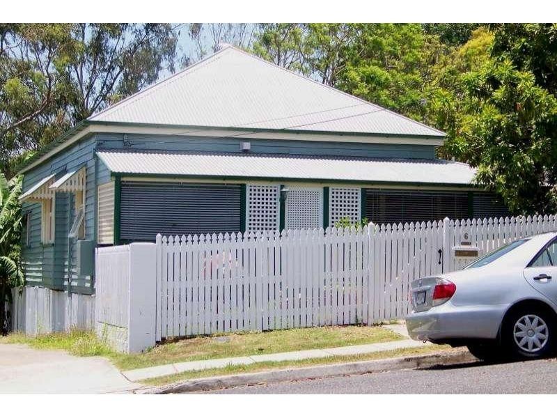 6 Bramston Terrace, Herston QLD 4006