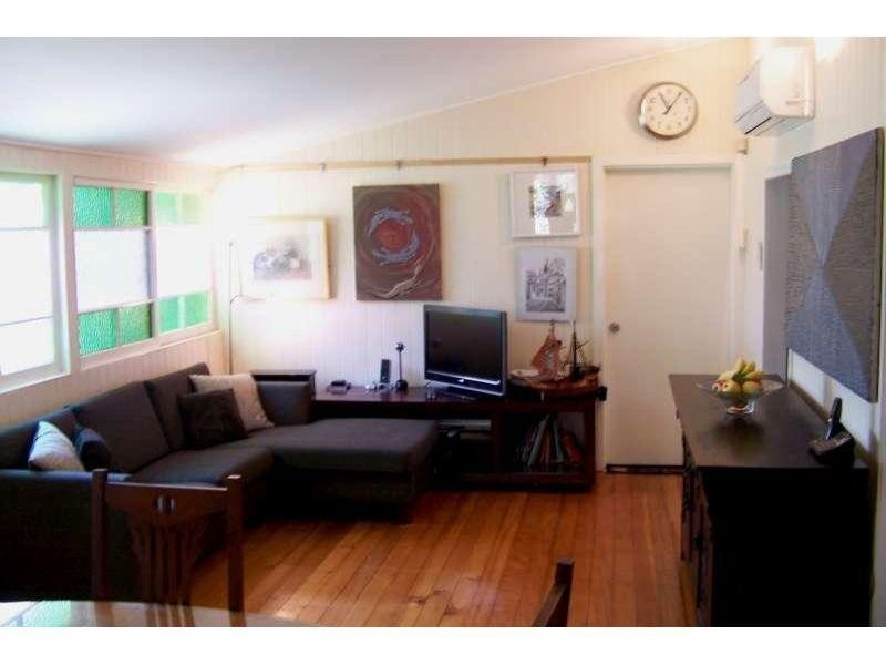 6 Bramston Terrace, Herston QLD 4006