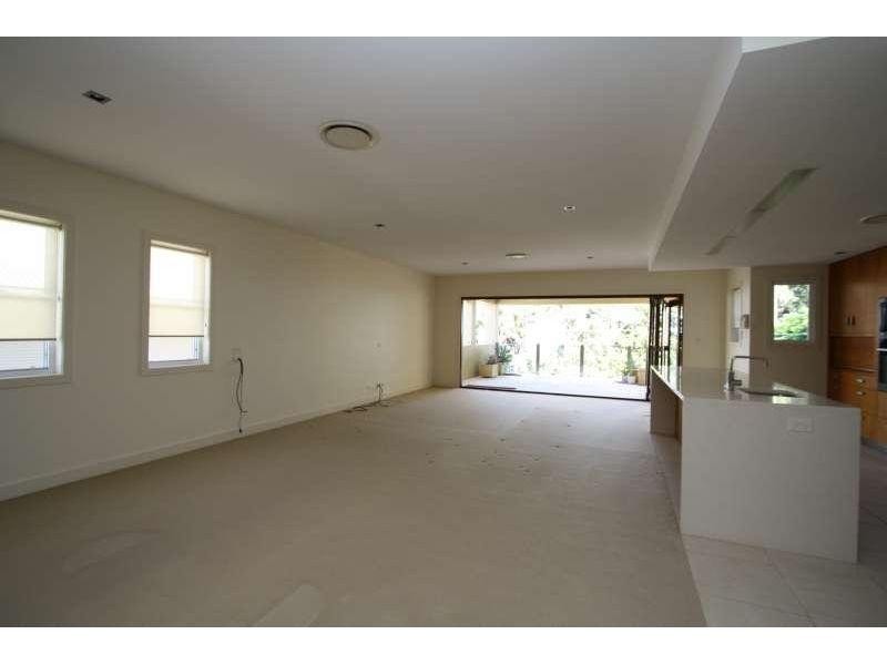 16 Esplanade, Wellington Point QLD 4160