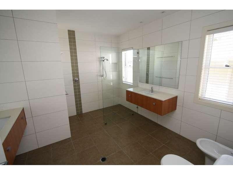 16 Esplanade, Wellington Point QLD 4160