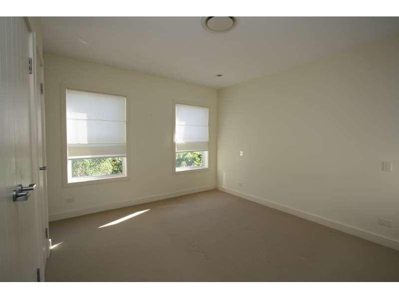 16 Esplanade, Wellington Point QLD 4160