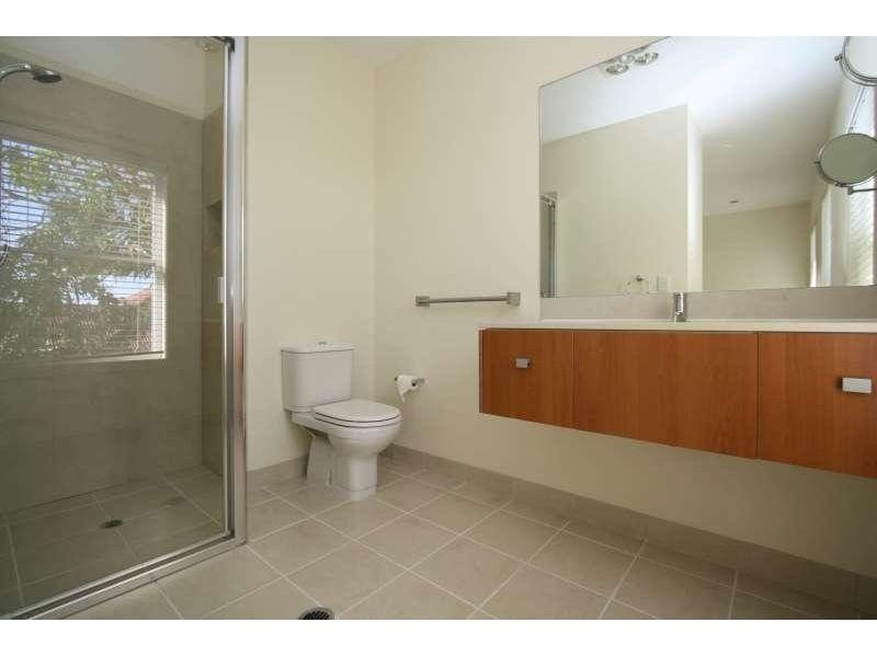 16 Esplanade, Wellington Point QLD 4160