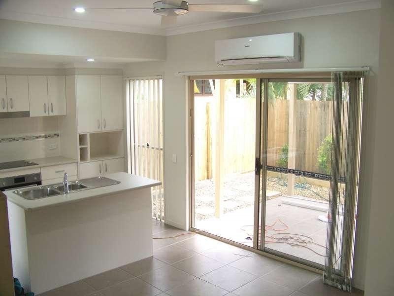 2/24 Dansie Street, Greenslopes QLD 4120