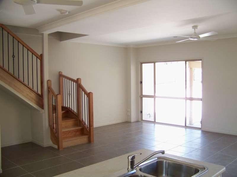 2/24 Dansie Street, Greenslopes QLD 4120