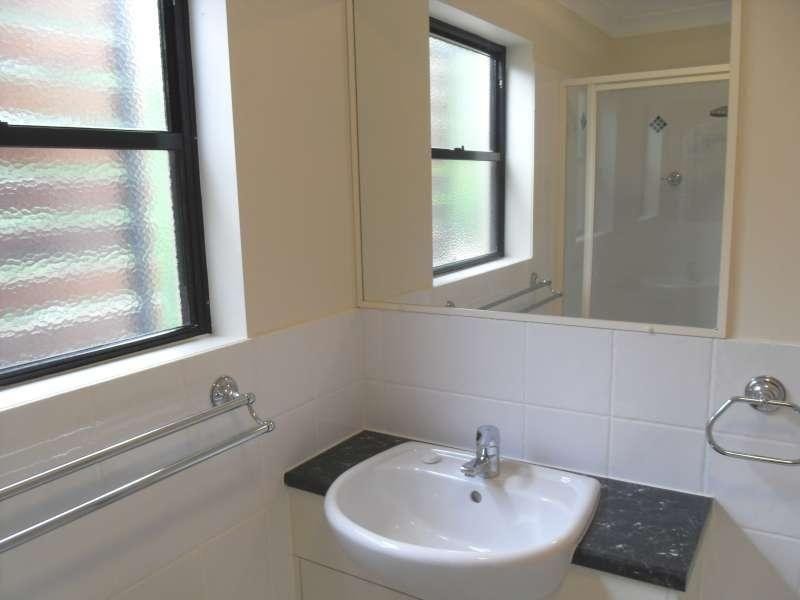 2/58 Sisley Street, St Lucia QLD 4067