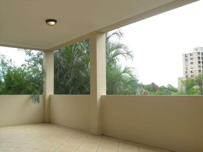 2/58 Sisley Street, St Lucia QLD 4067