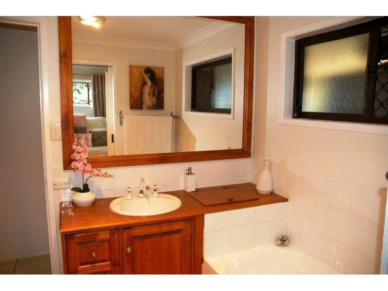 8 Carmila Street, Rochedale South QLD 4123